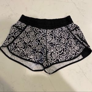 Lululemon tracker short 4”